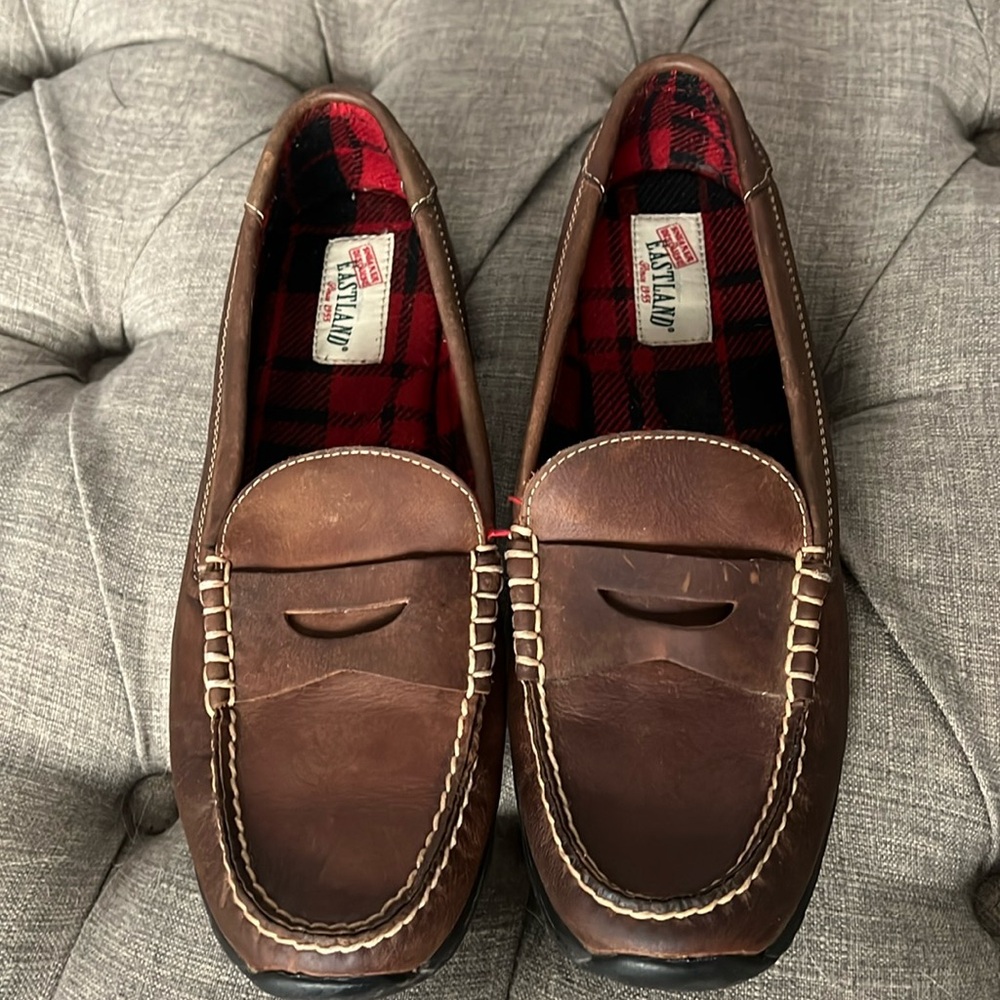 Size 10 leather Eastland penny loafers